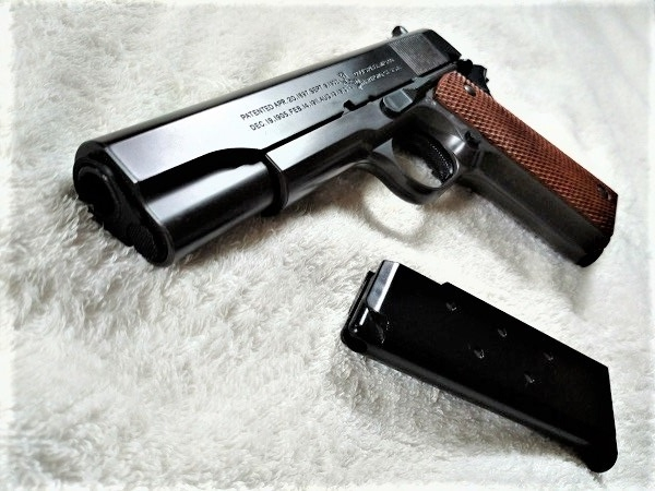とうか　グロックとガバメント 実銃】リアルガン対決！「1911 VS Glock」 | ニュース
