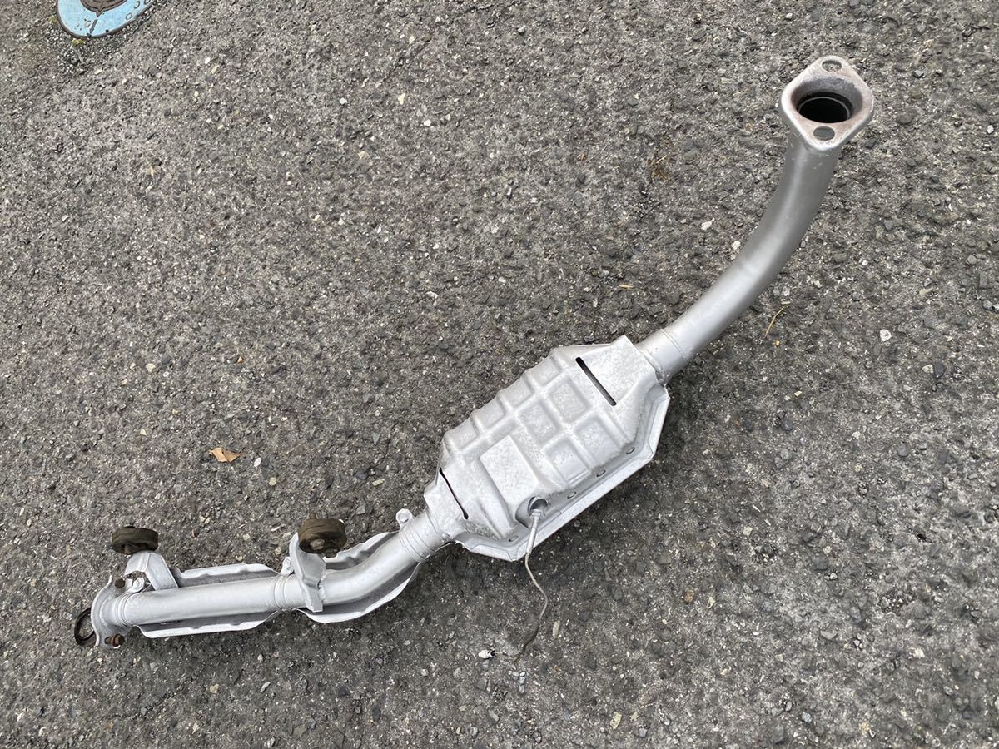 ジムニーja11 触媒についての質問です。中古でジ』 スズキ ジムニー