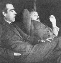 アインシュタイン先生よりニールスボーア先生のほうが素敵じゃないですか Yahoo 知恵袋