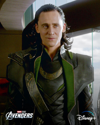 ハリウッド俳優で身長190cmで 少し細長いような顔の男性いますか こ Yahoo 知恵袋