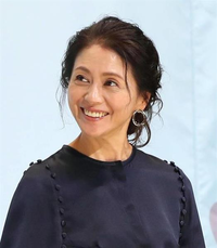 小泉今日子さんって 若い頃犯罪的に可愛かったですよね 今も綺麗です Yahoo 知恵袋