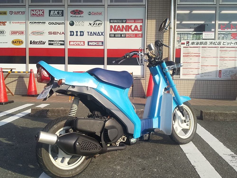 スズキスーパーモレに乗っていますがスーパーモレにはセピア系のパ