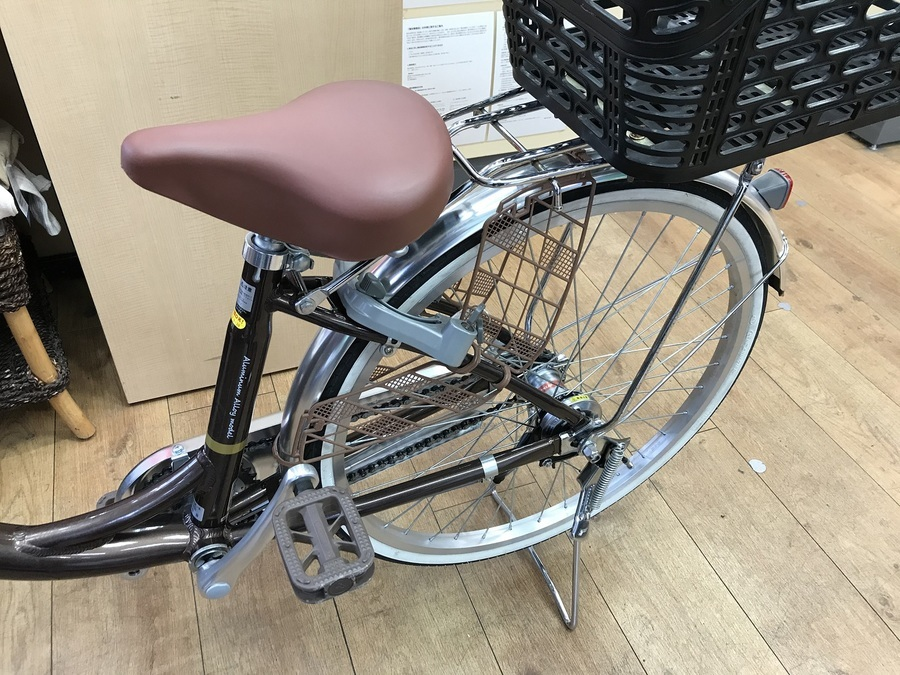 自転車のメーカーについての質問です。写真の自転車のメーカーはなんで 