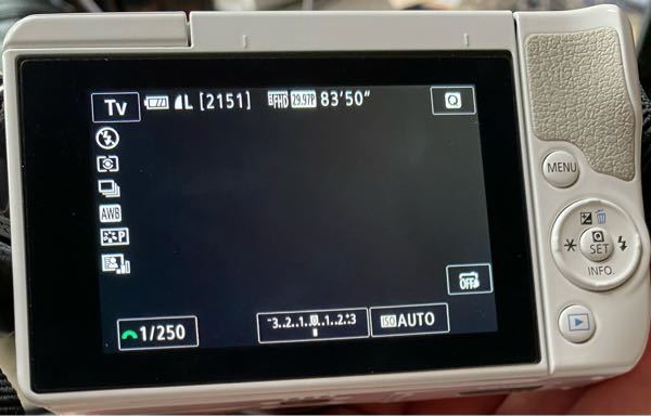 CanonEOSM10でカメラで連写設定にしていても連写がかなり遅いです。ど