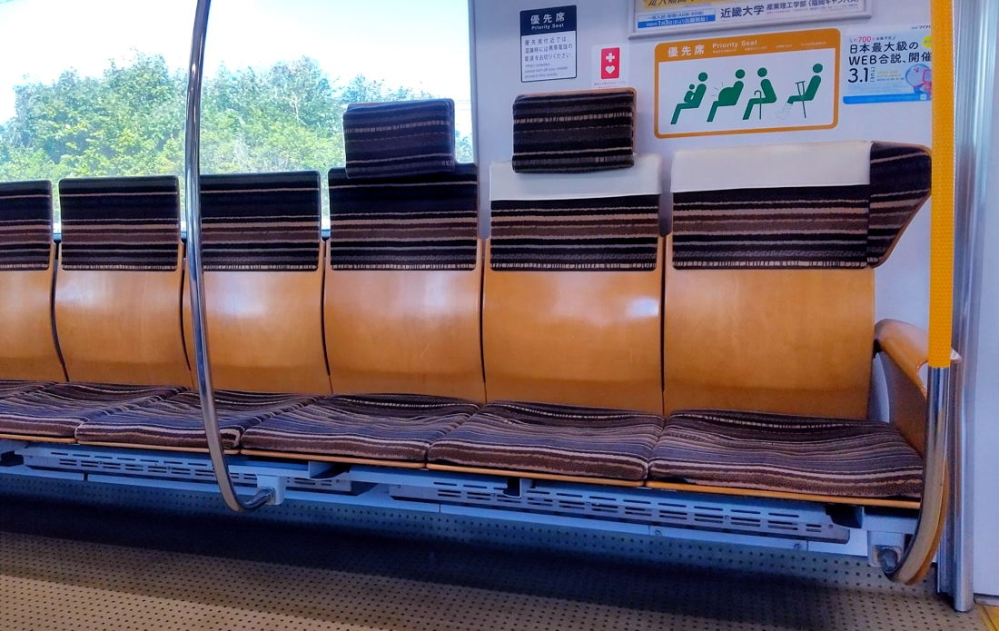 JR東日本の車両って、新しくなるにつれて、椅子がカチカチになってい