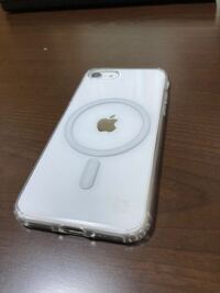 スマホケースが透明ってダサいんですか Se2で Magsafe用の Yahoo 知恵袋