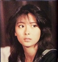 浅香唯とどっちがキレイですか Yahoo 知恵袋