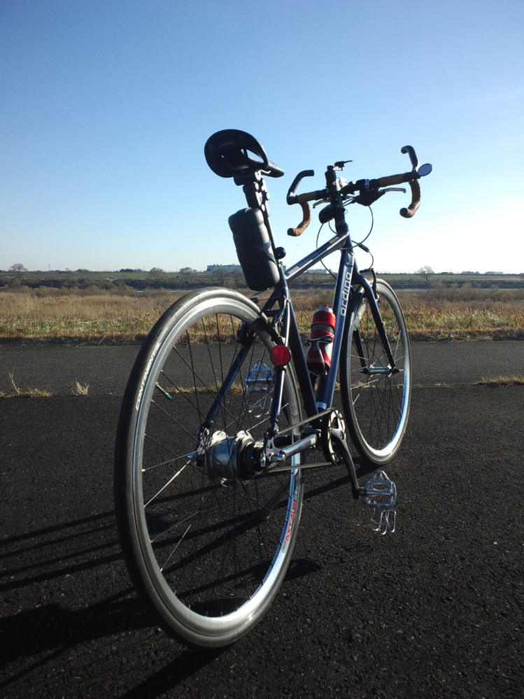 クロスバイクをロードバイク並みに速くする方法を教えてください