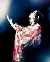 陰陽座黒猫君は 美人で歌上手いとパーフェクトととと思いませんか Yahoo 知恵袋