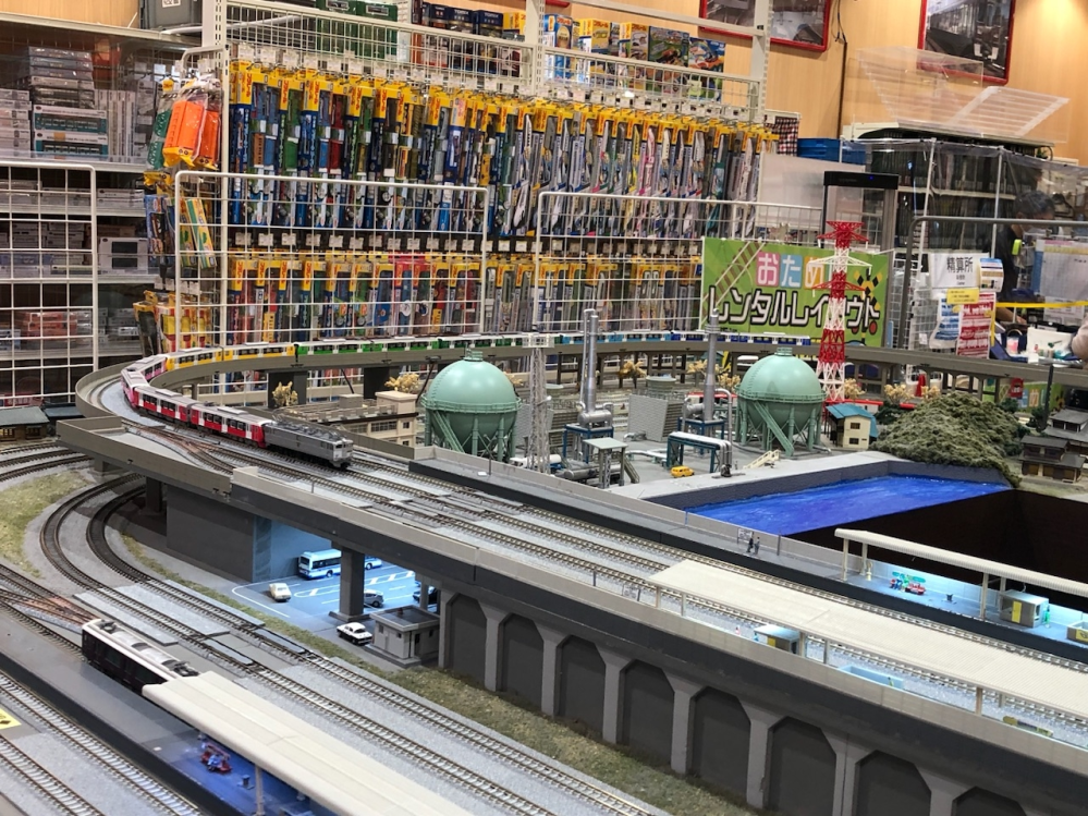 Nゲージでコキ100系12両編成のコンテナ貨物列車を組成しました。コ