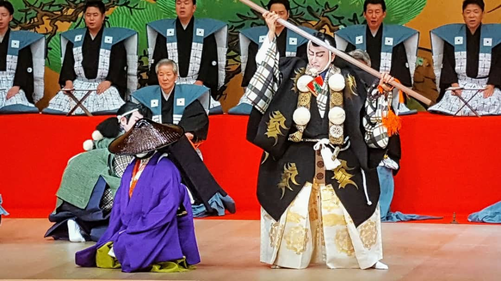 勧進帳について。なぜ武蔵坊弁慶と源義経の勧進帳の場面で、思わ