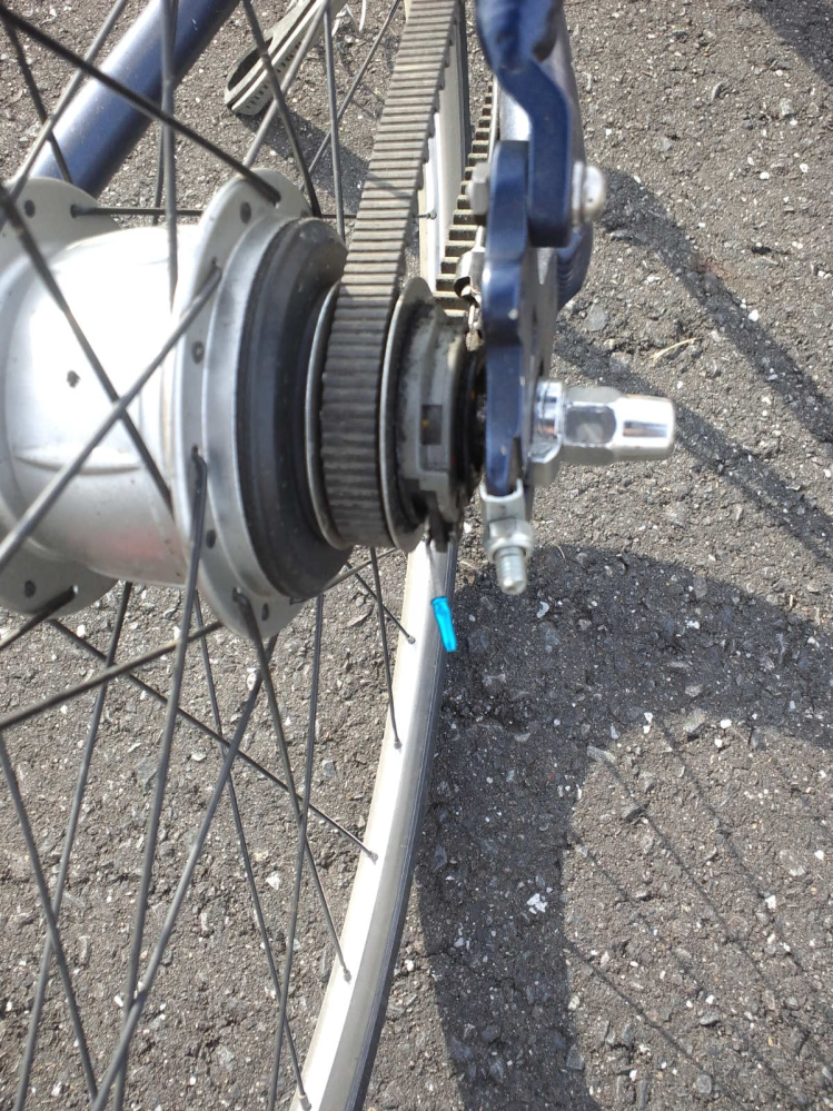 自転車のチェーンがベルトのやつがありますが、これはチェーンより優