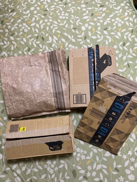 Amazonで購入したものは、必ずダンボールだったりの何かしらの包装は 