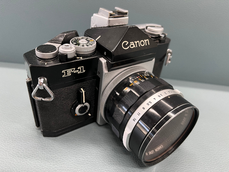 Canon旧F1についての質問です。現在Canonの旧F1の前期と後期で