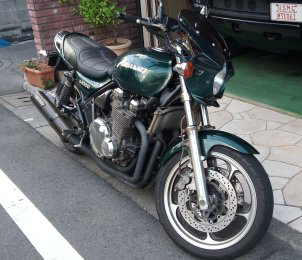 ゼファー11001994年の国内新規登録をしたいのですが、逆車は全て海外