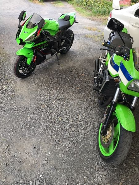フロントブレーキについてですがカワサキのzrx1200daegではトキコの