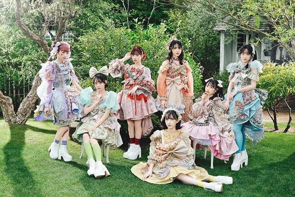 今度FRUITSZIPPERのライブに行って初めてチェキを撮る予定なんですけ