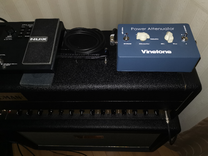 ギターの真空管アンプにアッテネーターを使用すると、アンプの