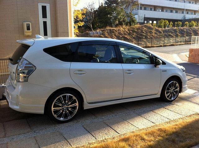 プリウスαに18インチをはかせたいのですがホイール』 トヨタ