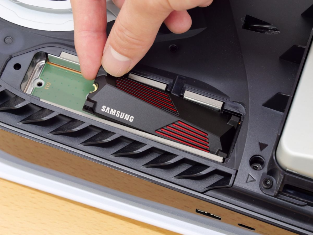 プレステ5のSSD増設について質問です。初期のプレステ5を持っていま 