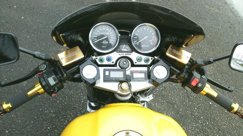 XJR1200（96年式）について質問です。当方フルスケールメータ