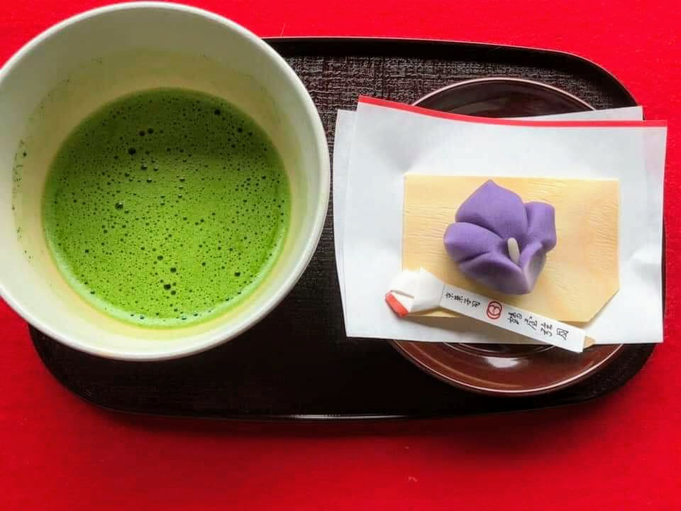 茶道で使う古い茶碗ですけど、アルカリ性洗剤に漬け置きしたのち界面 