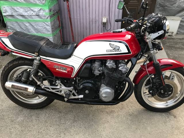 CB750F「RC04」ではヨシムラのサンクロン手曲げショート管は過去にも