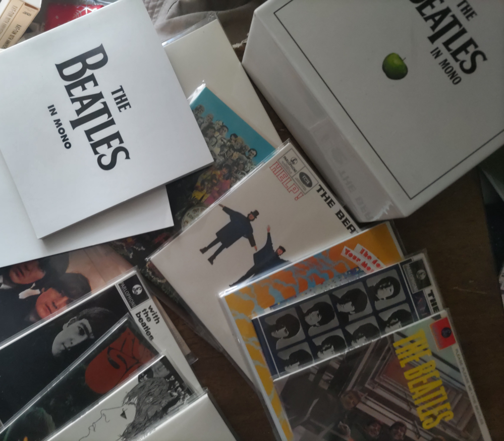 ビートルズのモノボックスについてです。定価も知らず、メルカリにて1
