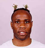 ナイジェリアのサッカー選手で変な髪型の選手の名前を教えてください坊主に髪 Yahoo 知恵袋