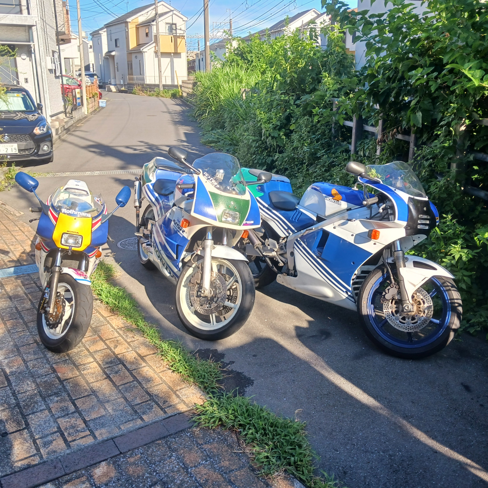 nsr250rmc18の88年式と89年式のnsrではチャンバーを共通の物を