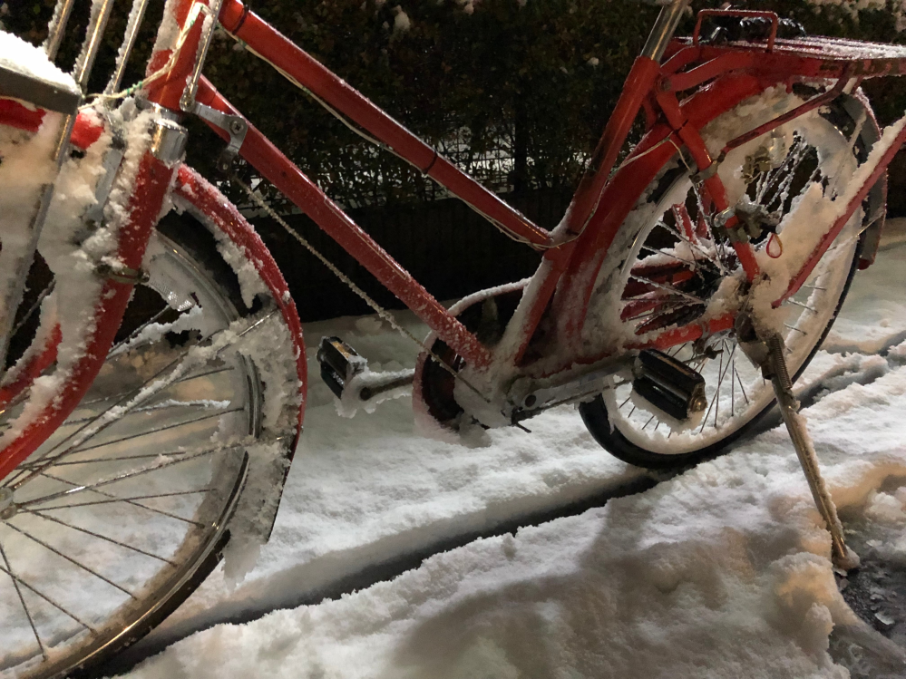 自転車マウンテンバイクこの自転車、このタイヤは雪道や凍結でも 