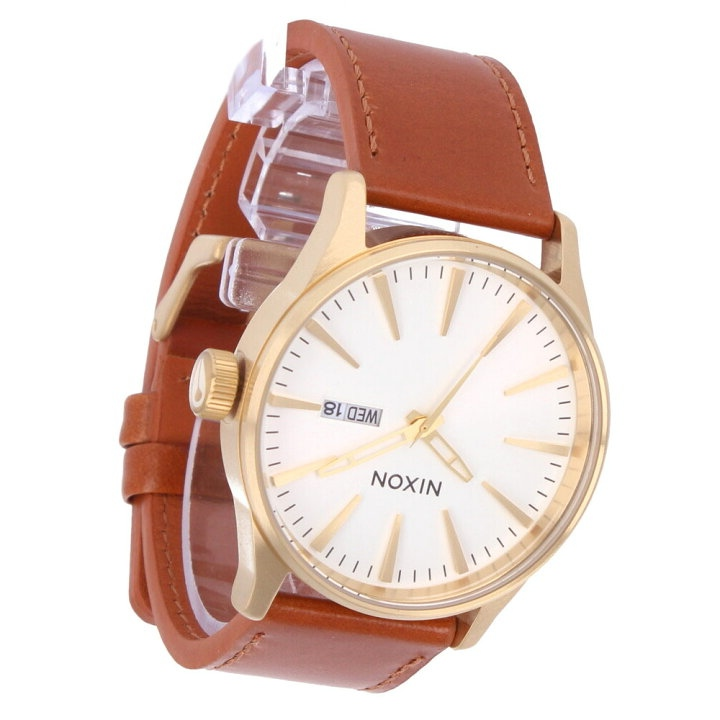 この時計の詳細を特定できますでしょうか？ - NIXONの終売商品だそう 