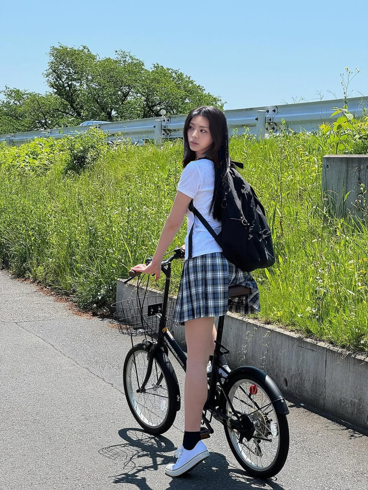 JKに質問！自転車通学のとき、スカートの下ってみなさん何か履いて 