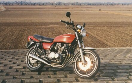 KZ650ザッパー乗りです。B2のスポークホイールに乗ってお - Yahoo