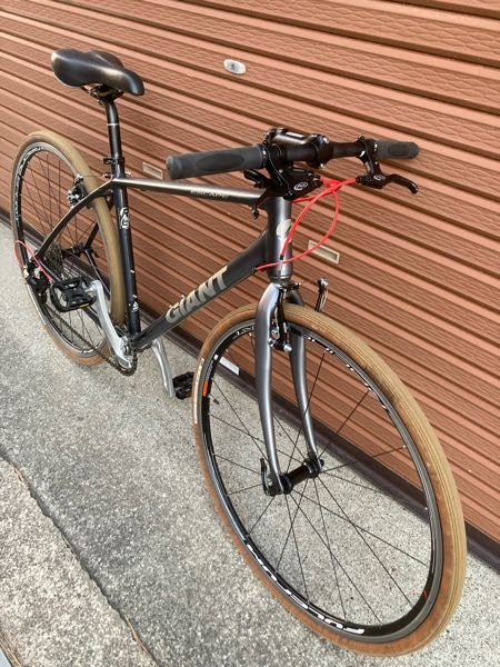 純正で28cのタイヤが装着してあったエスケープR3に32cのタイヤ 