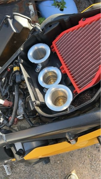 ゼファー400c3についてです。今の走行距離が6万キロでまだま