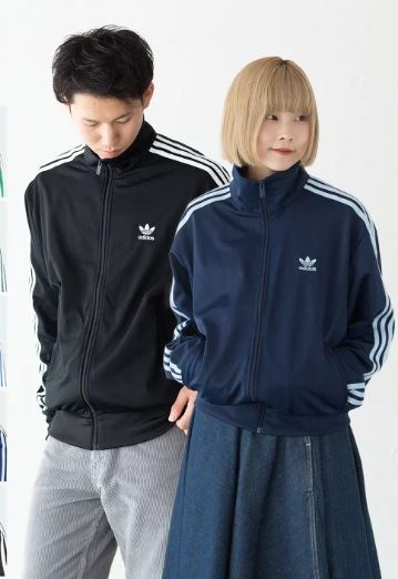 アディダスのファイヤーバードのジャージのサイズについて。身長