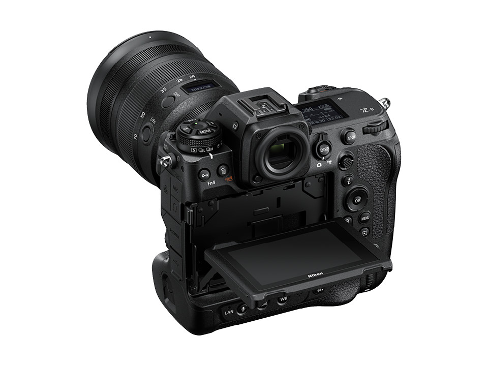 某家電量販店のカメラスタッフから聞いた話なのですが、Nikonの