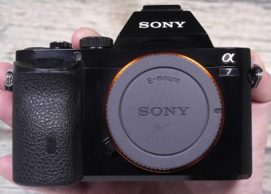 お願いします、。ソニーのデジタル一眼レフで、α350やα55