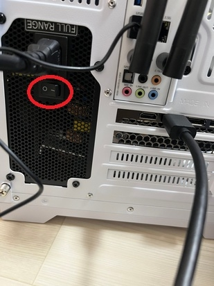 ゲーミングPCについて質問です。この間モニターと本体を購入したので