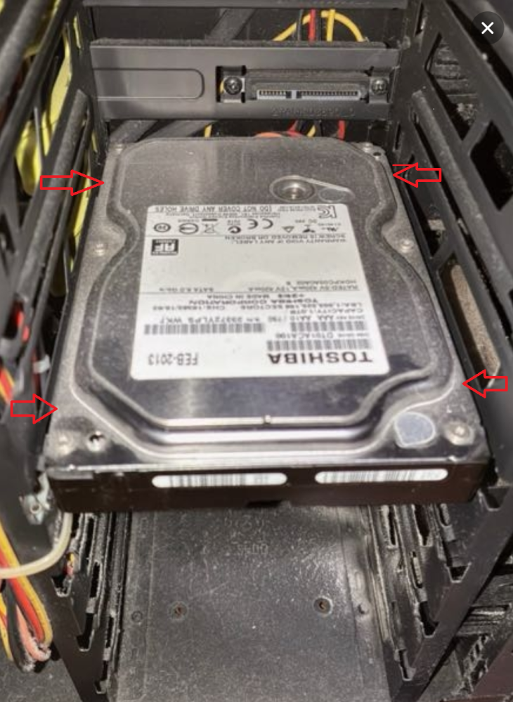 デスクトップPCのHDDをSSDへ交換したいですが、HDDの外し方が分かりま