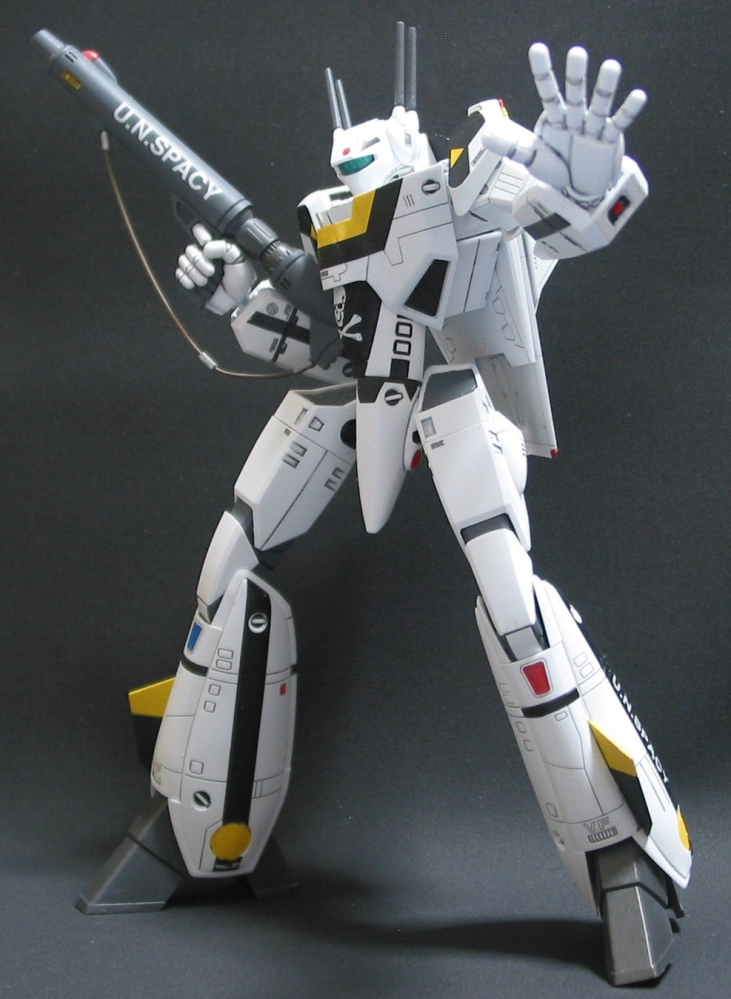 タンク アリイ バンダイ マクロス 旧キット バラ売り不可 昔のマクロス旧キットバルキリーVF1-Sロイ・フォッカースペシャル