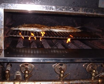 業務用焼物器（グリラー）を購入しようと思ってますが、上火式と下火式 