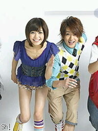 ａａａの宇野実彩子さんと伊藤千晃さんどちらの方がスタイルいいと思います Yahoo 知恵袋