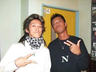 ヒルクライムの人 歌ってる人であの人っていっつもサングラスかけ Yahoo 知恵袋