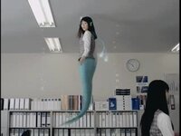 榮倉が出てるコンタクトのｃｍで メニコンのプレミオのｃｍに ぷるん ぷる Yahoo 知恵袋