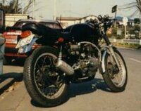 CB250RS-Zを持っているんですが2本出しのマフラーから集合管にすると