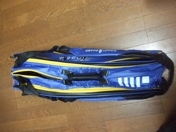 ラケットバッグへのラケットの仕舞い方が良く分かりません。ラケ