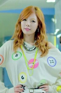 Psy 江南スタイル のミュージックビデオに出てくる女性の Yahoo 知恵袋