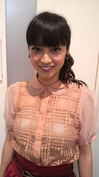 平愛梨さんが着ているトップスは どこの服かわかる方いらっしゃ Yahoo 知恵袋